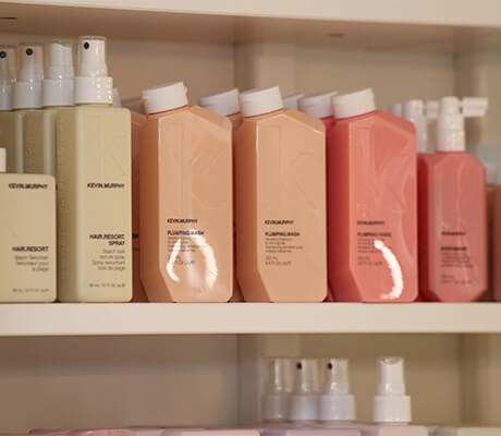 Empfangsbereich des Salons mit stilvollem Ambiente